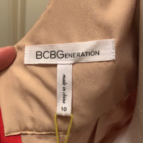 Red lace formal gown - Picture 5 of 6